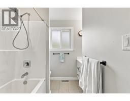 3pc Bathroom - 510 Huxley Place, Kamloops, BC V2B5E5 Photo 12