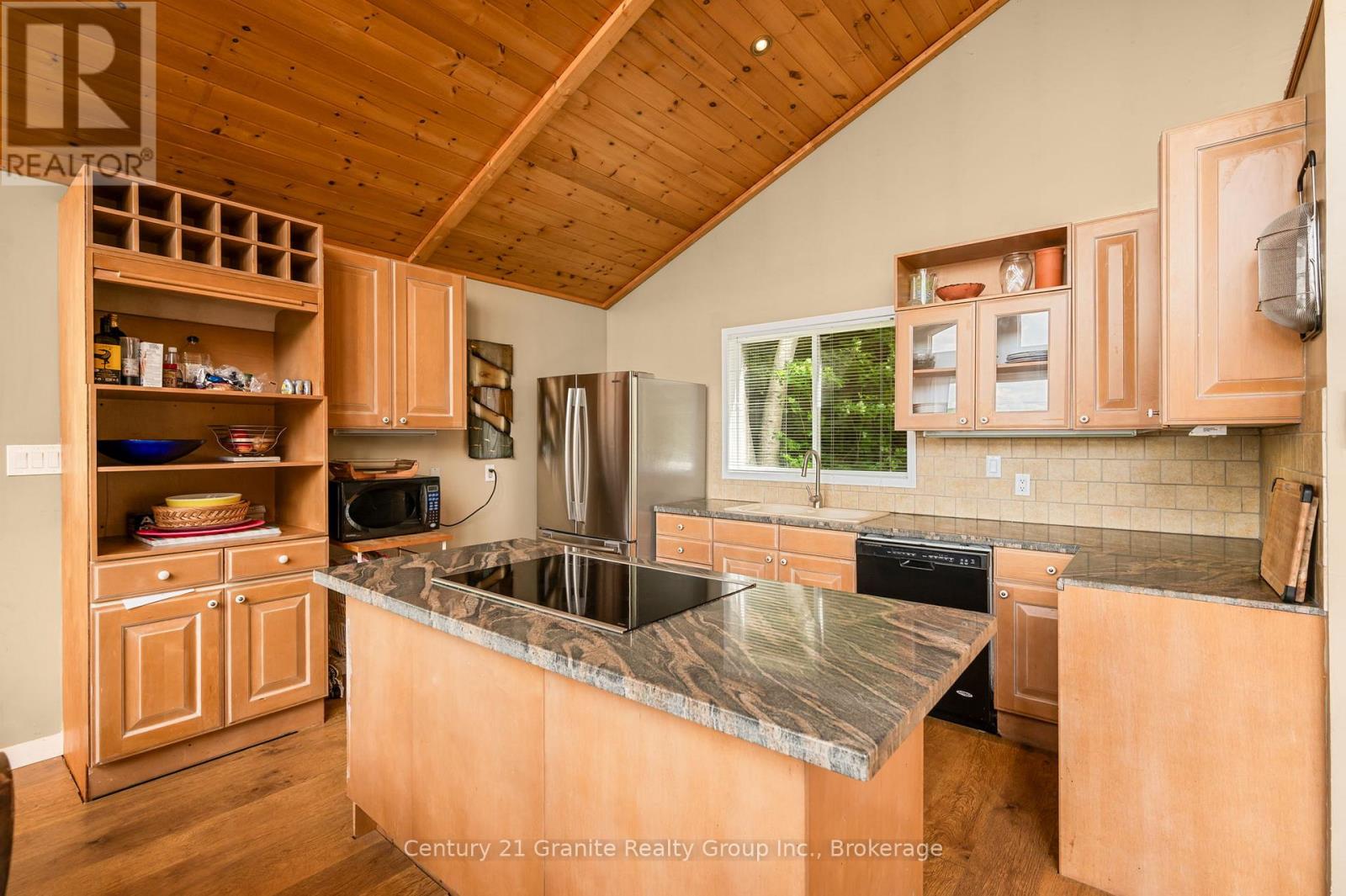 1036 RUTHVEN ROAD - 3
