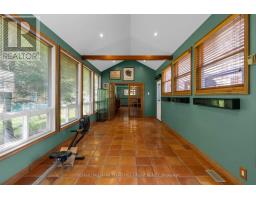 Kitchen - 2145 18th Side Road, New Tecumseth, ON L0G1W0 Photo 11