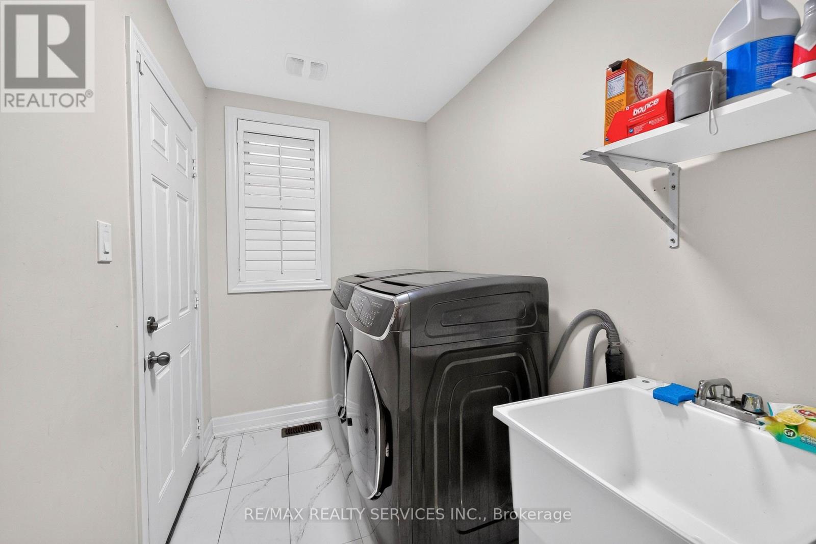 484 GREENWOOD DRIVE - 21
