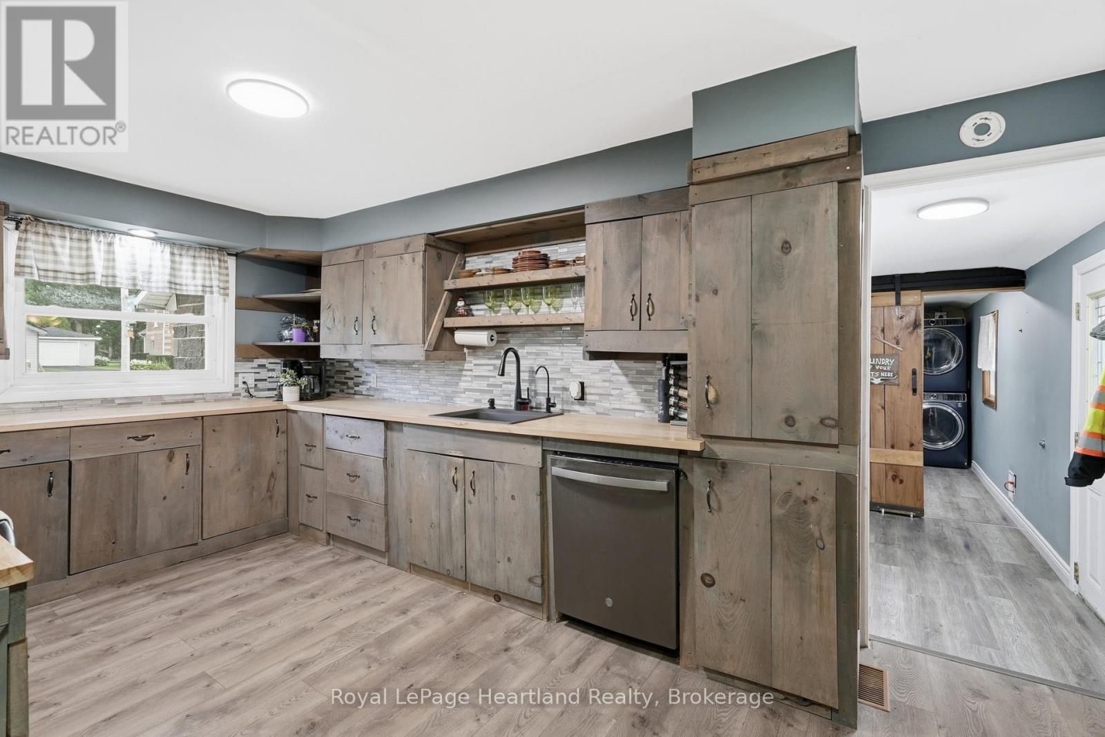 1041 MAIN STREET - 17