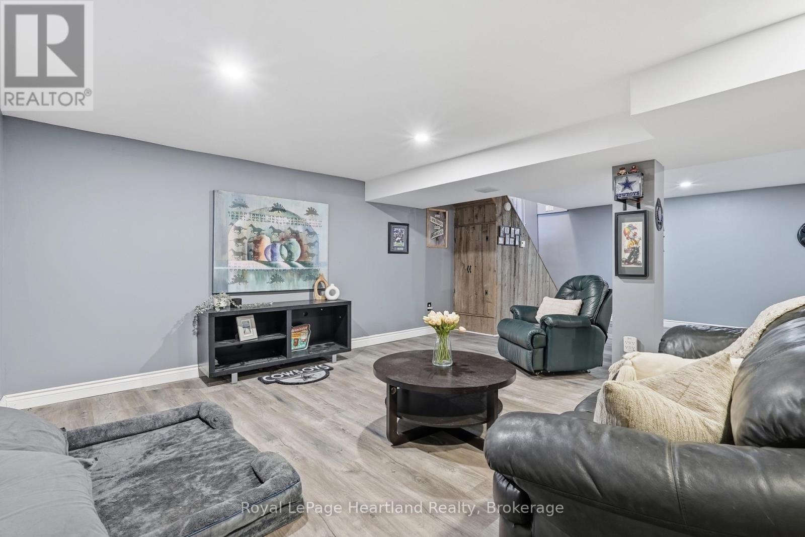 1041 MAIN STREET - 23