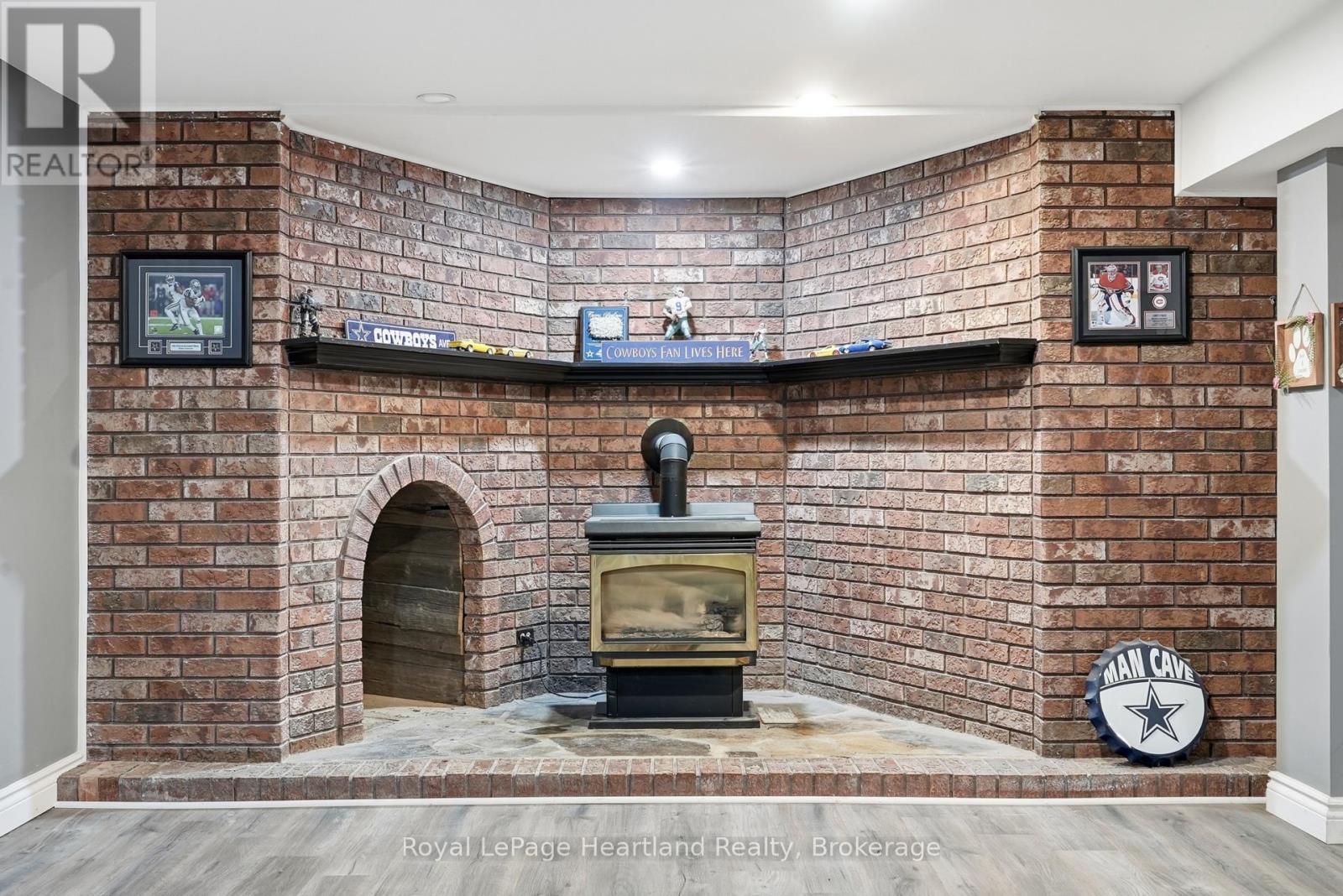1041 MAIN STREET - Image 26