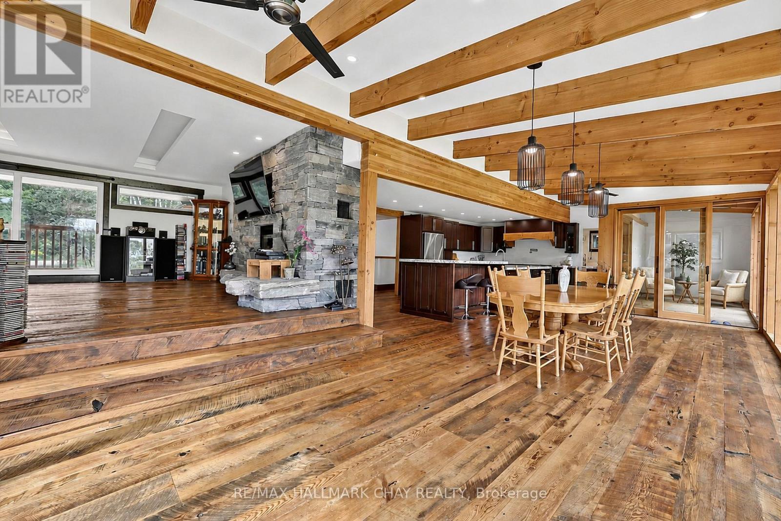 1507 HENDRIE ROAD - 11