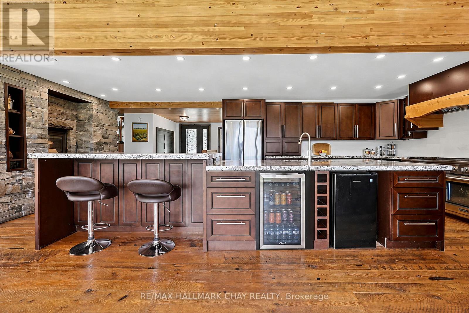 1507 HENDRIE ROAD - 6