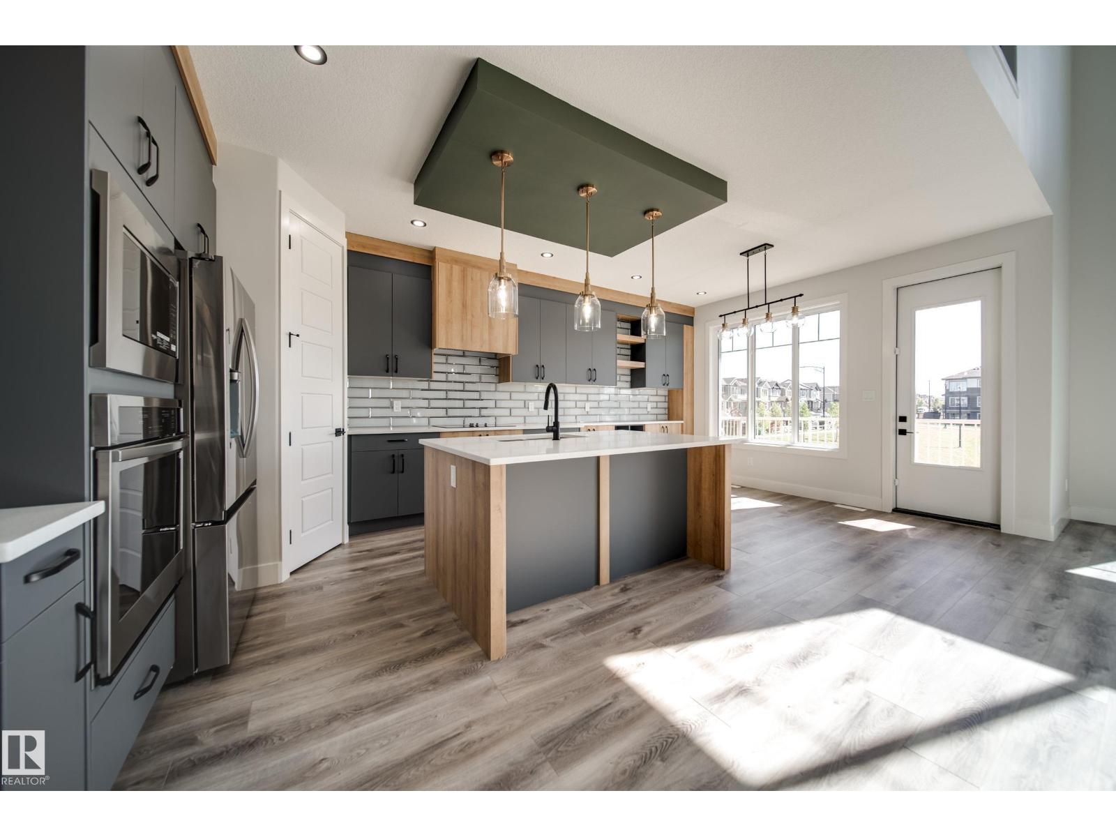 8515 183 AV NW - 7