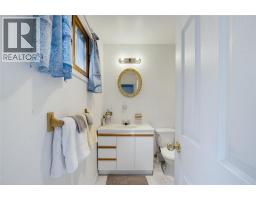 1810 Archibald Road, Sorrento, BC V0E2W1 Photo 16