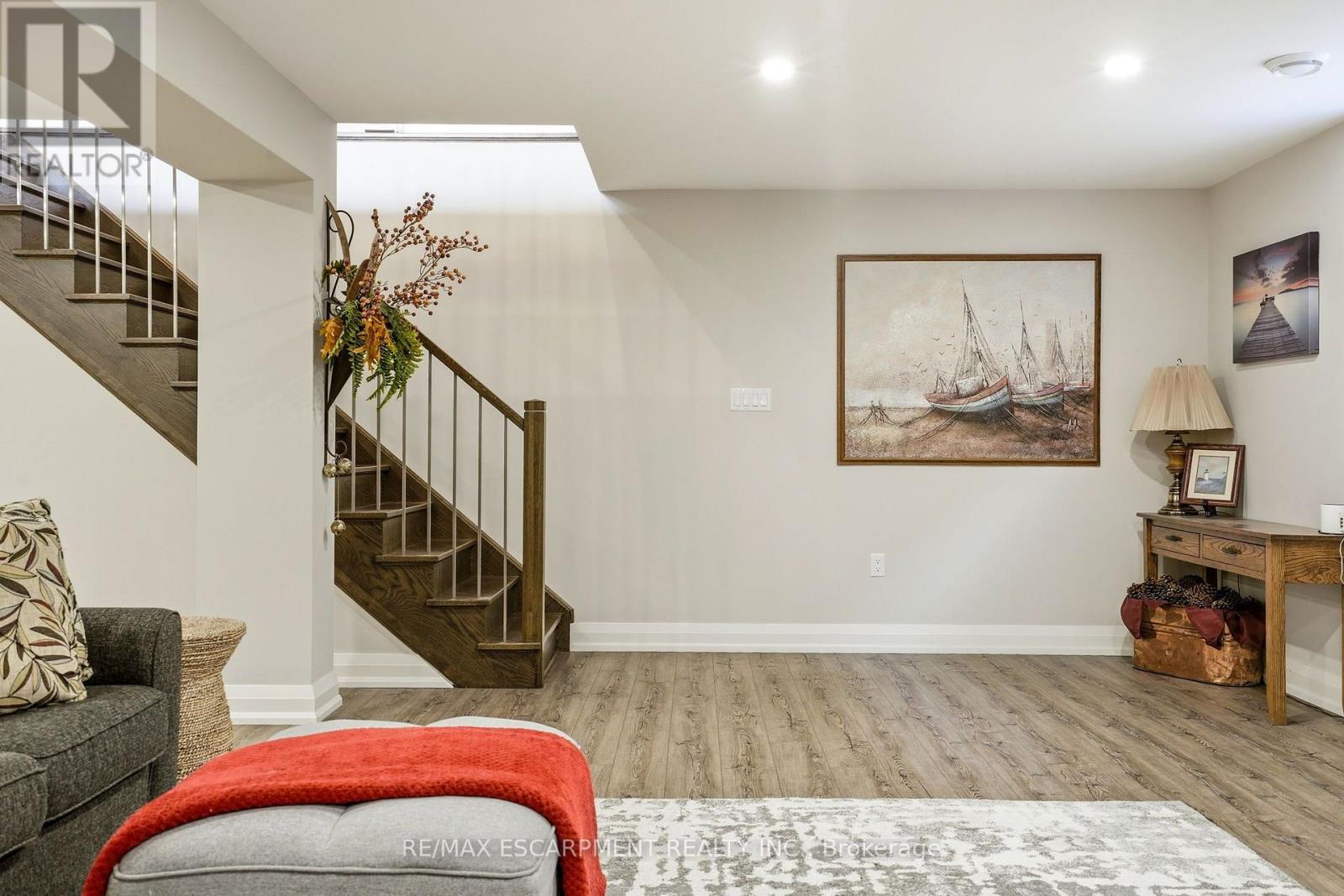 42 CARLTON AVENUE - 28
