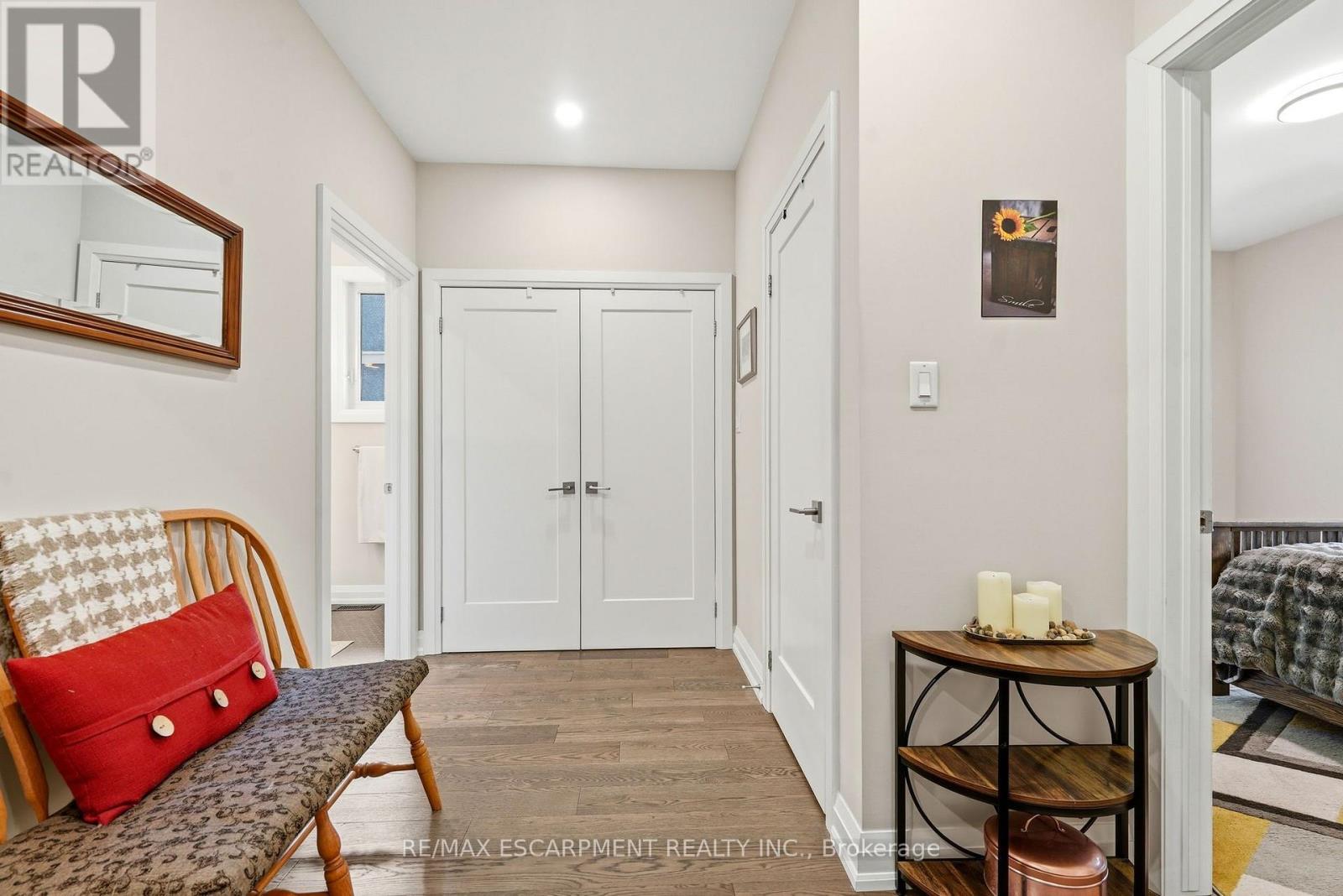 42 CARLTON AVENUE - Image 35
