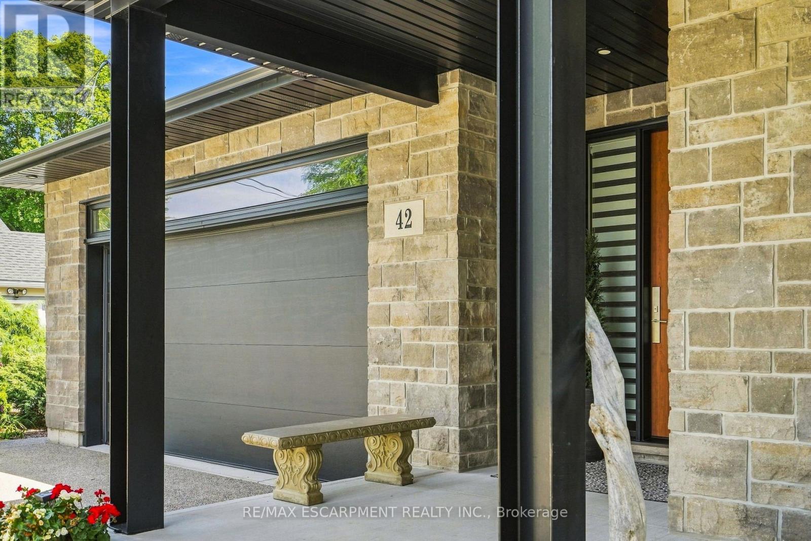 42 CARLTON AVENUE - 4