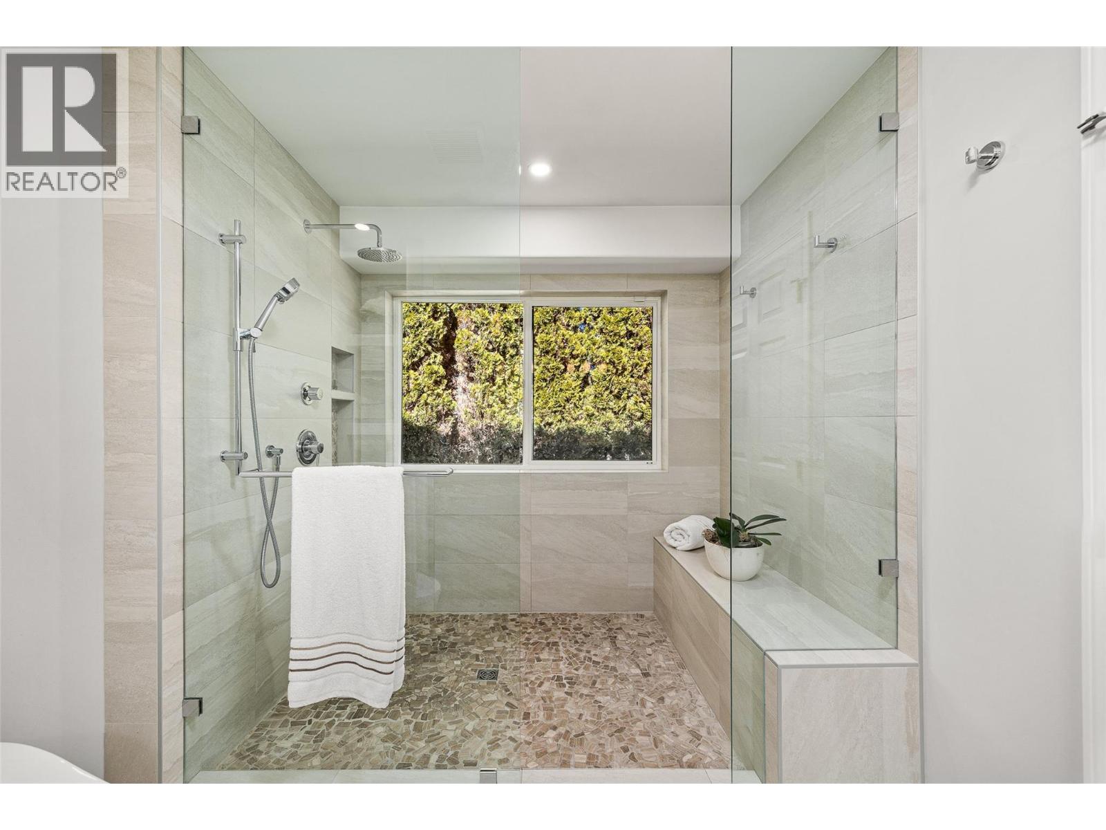  2153 Alexander Place, West Kelowna