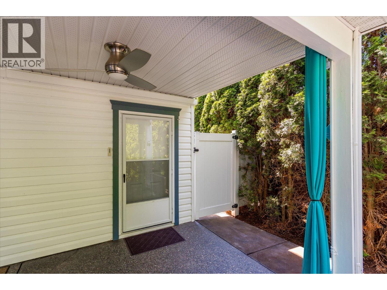 842 Raymer Road, Kelowna