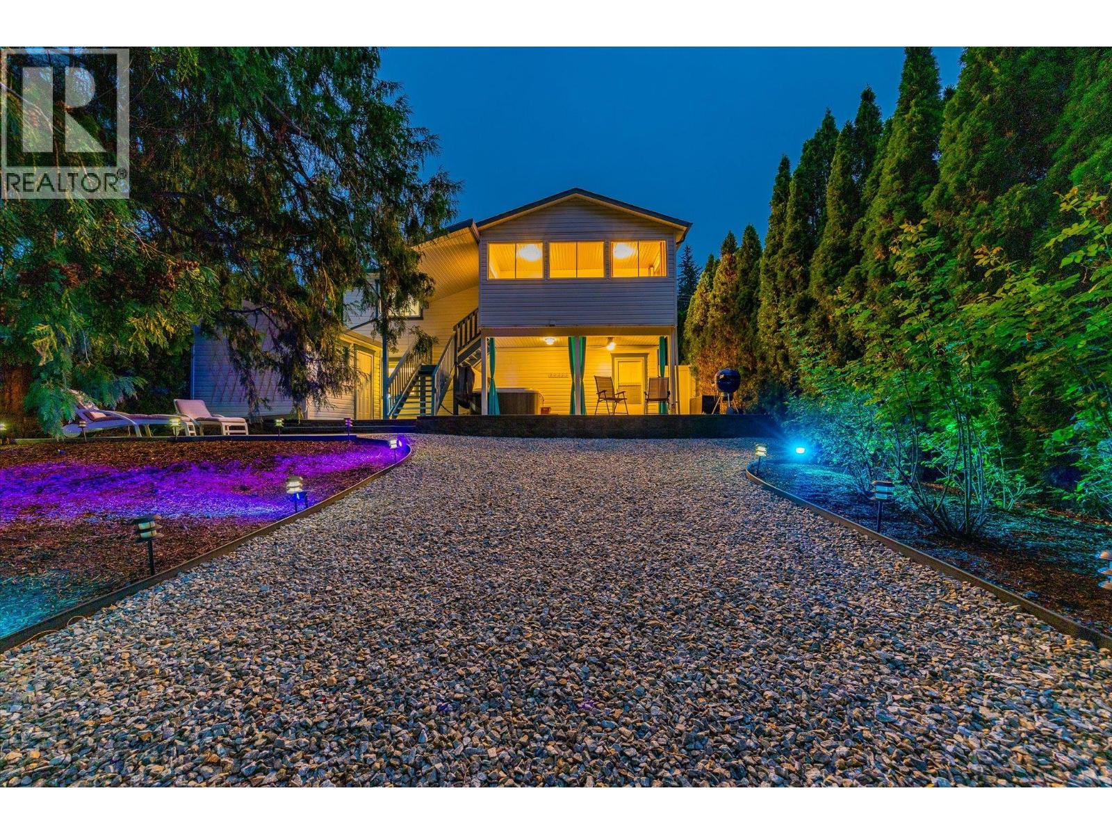 842 Raymer Road, Kelowna