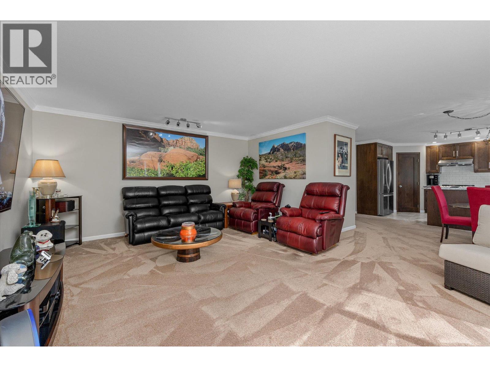 842 Raymer Road, Kelowna