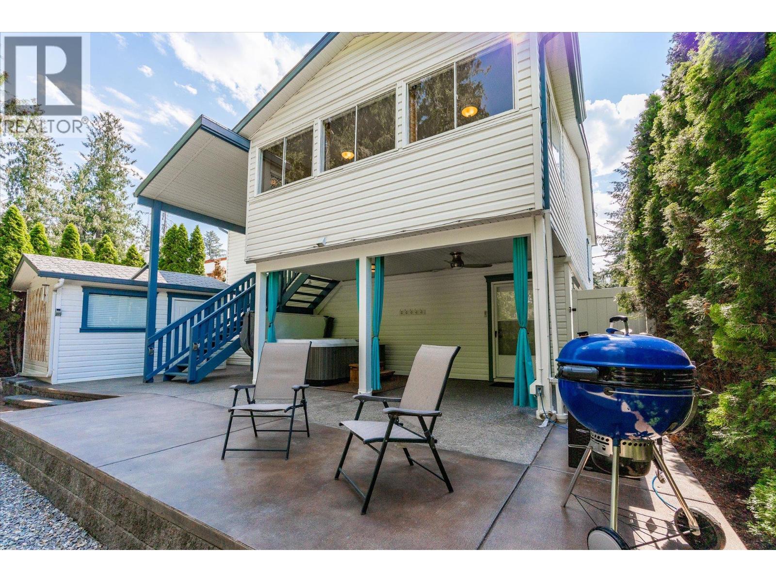 842 Raymer Road, Kelowna