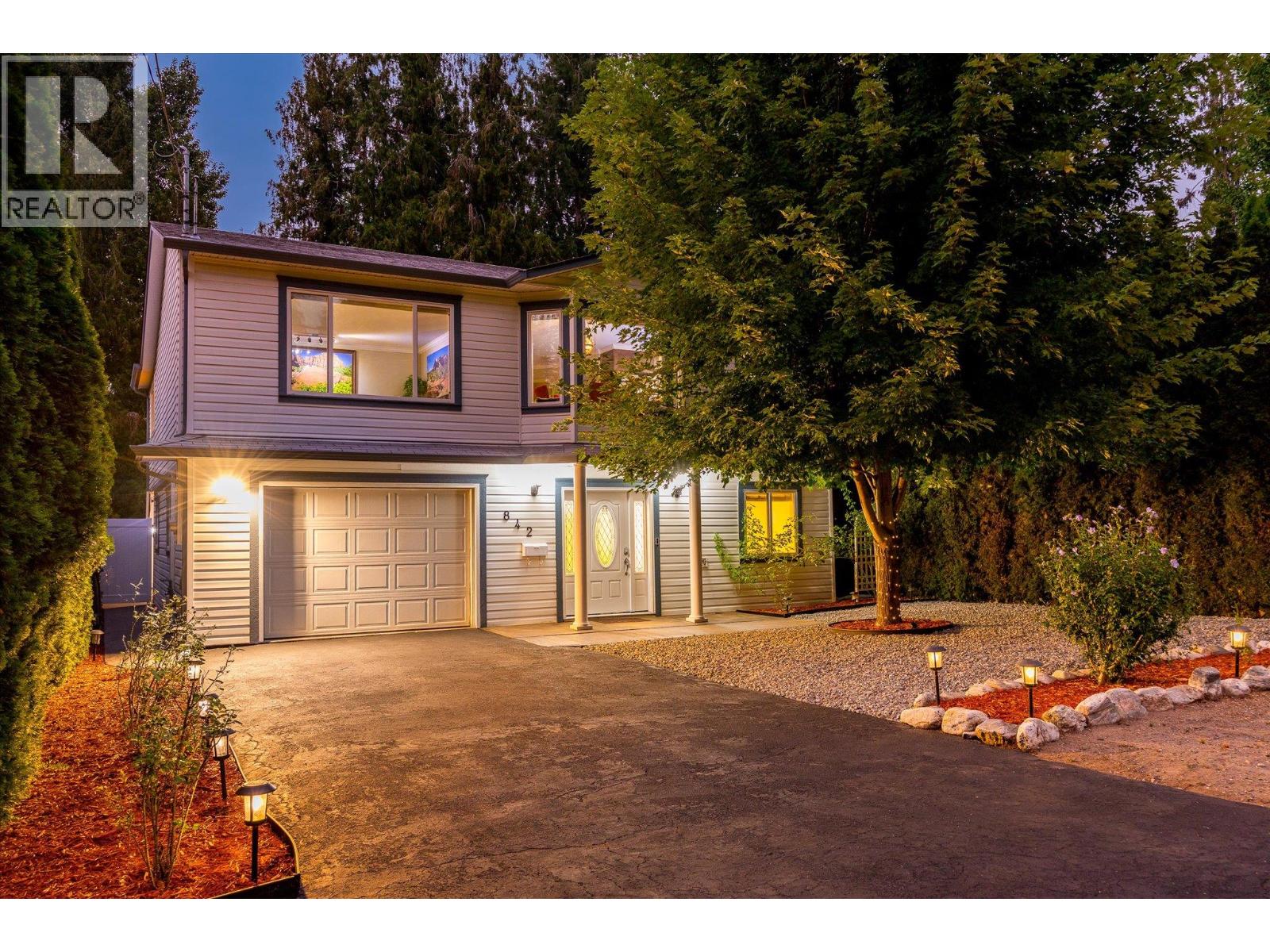 842 Raymer Road, Kelowna