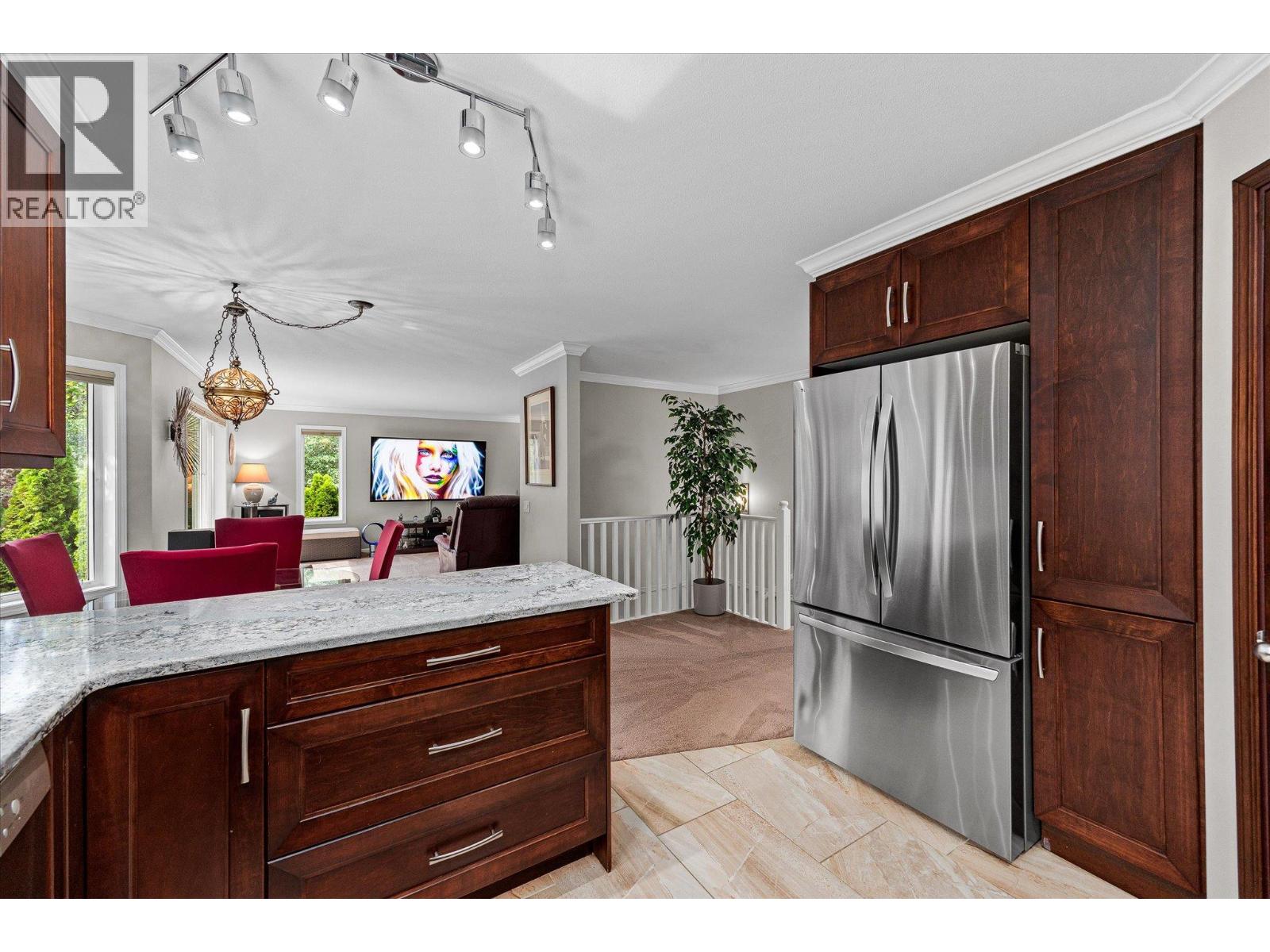 842 Raymer Road, Kelowna