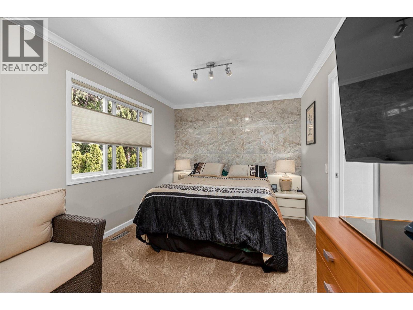 842 Raymer Road, Kelowna