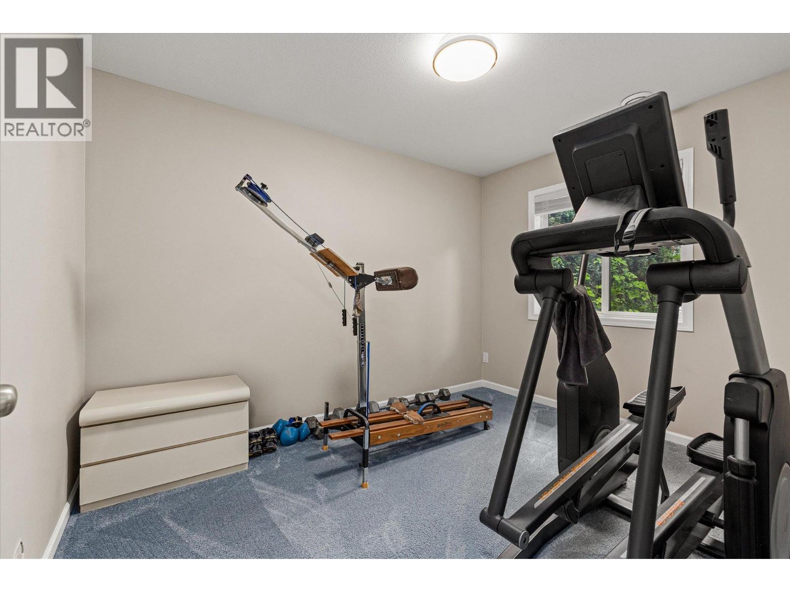 842 Raymer Road, Kelowna