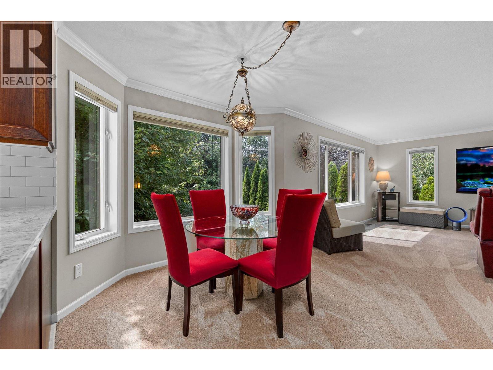 842 Raymer Road, Kelowna