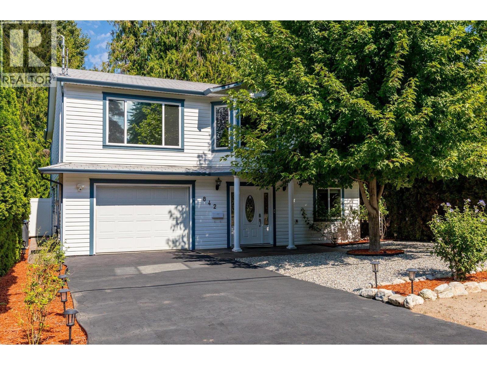 842 Raymer Road, Kelowna