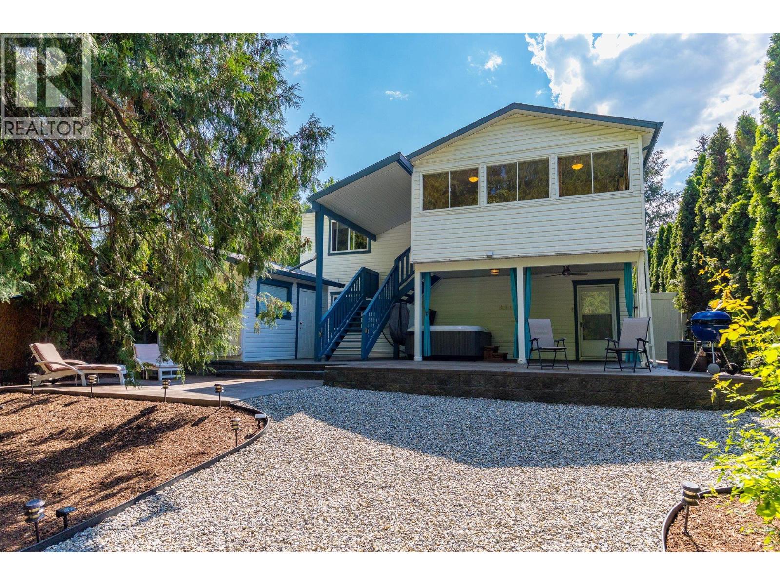 842 Raymer Road, Kelowna