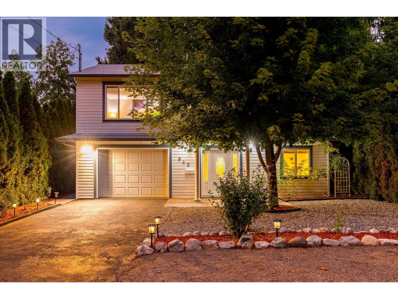 842 Raymer Road - 2