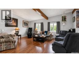 Foyer - Chaplin Acreage - Two Houses And Large Shop, Chaplin, SK S0H0V0 Photo 14