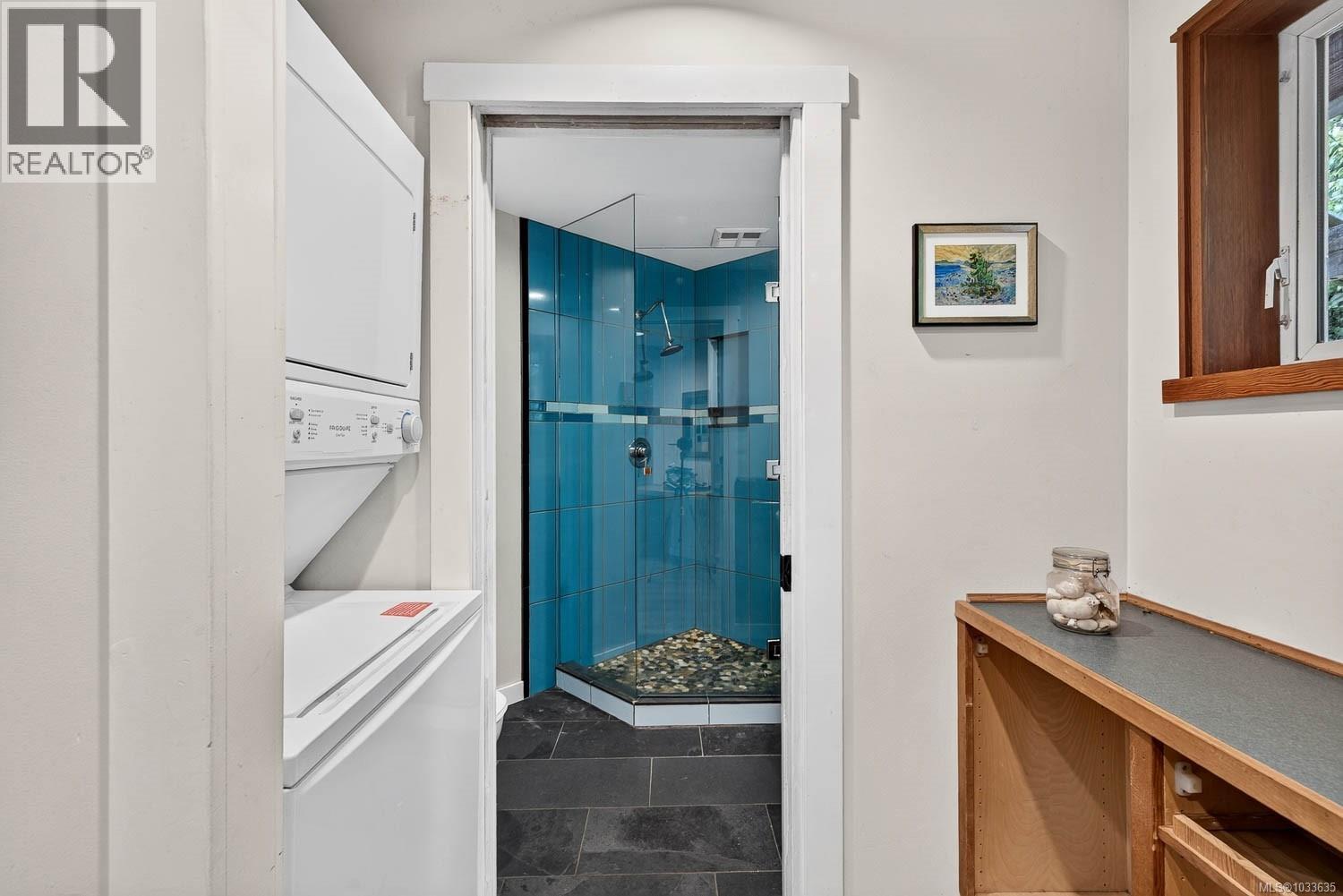  201 Price Road, Salt Spring