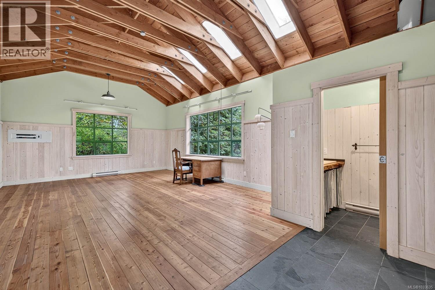  201 Price Road, Salt Spring
