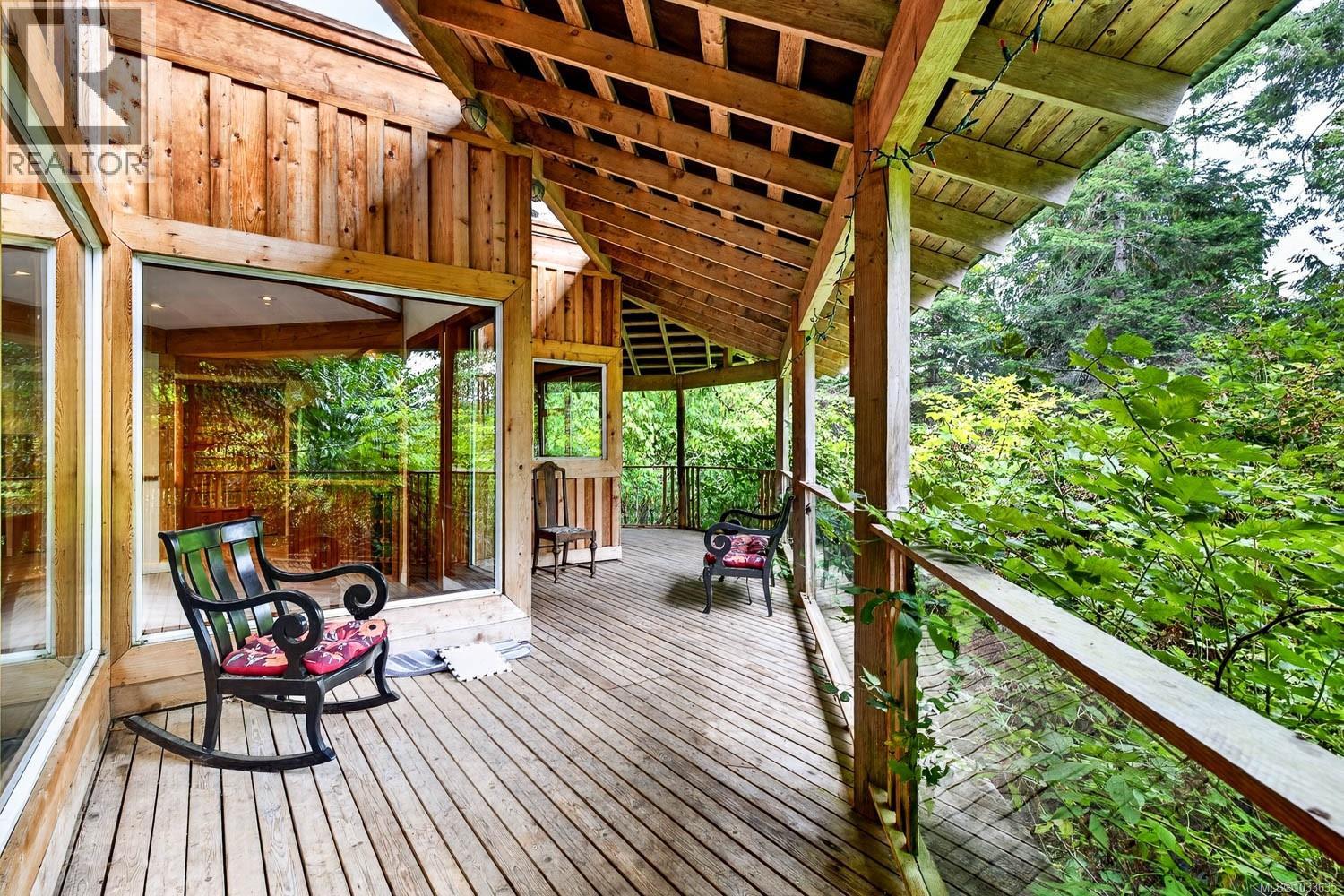  201 Price Road, Salt Spring
