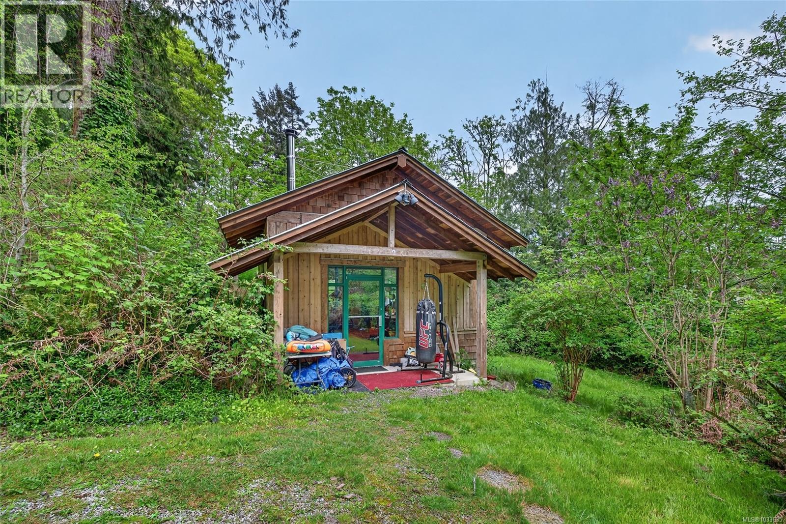  201 Price Road, Salt Spring
