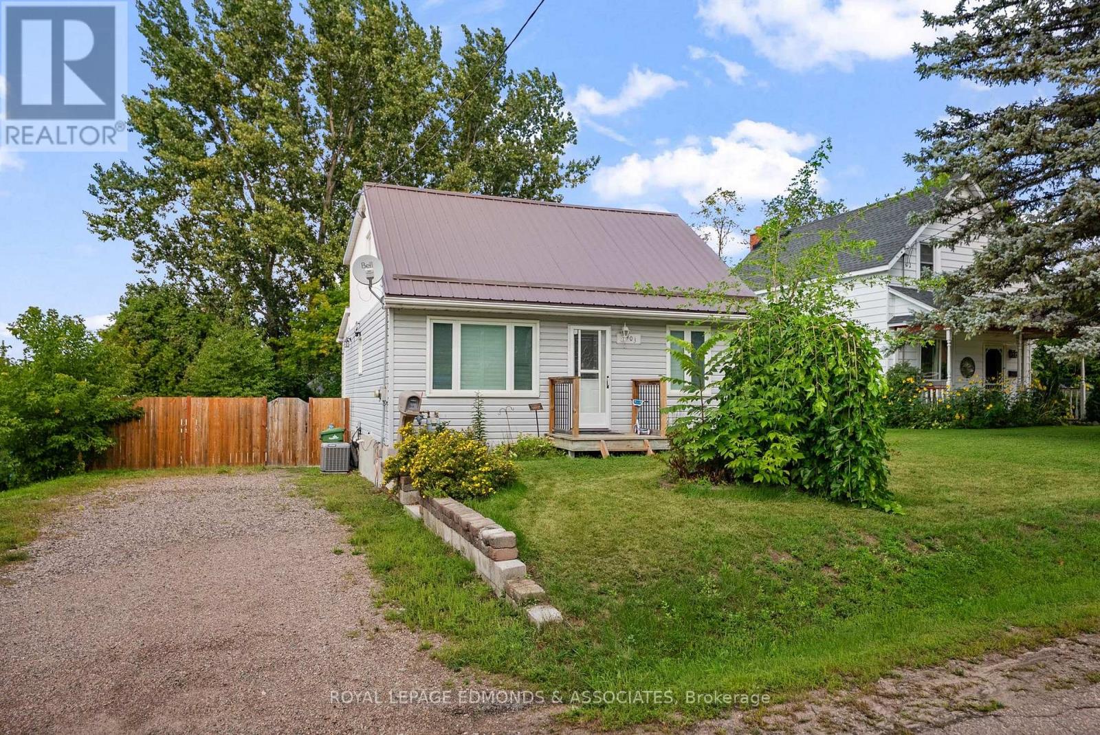 403 ALFRED STREET - 2