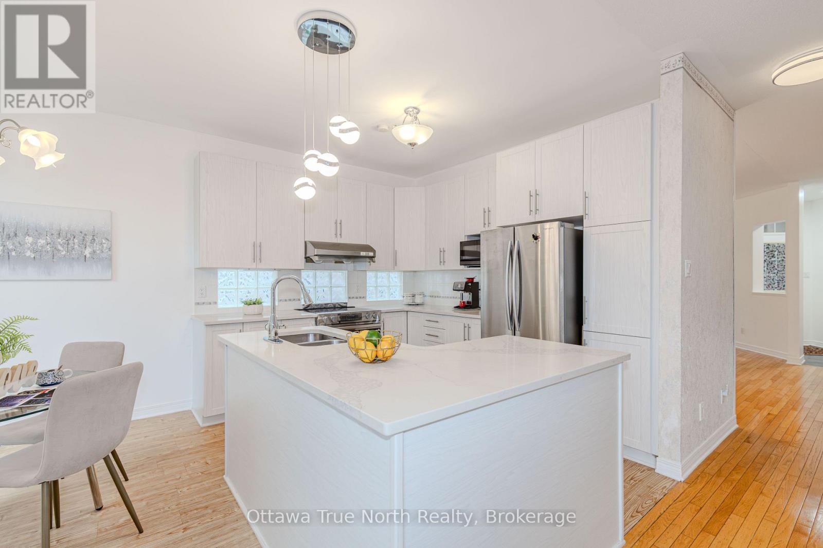 43 EVANSHEN CRESCENT - 13