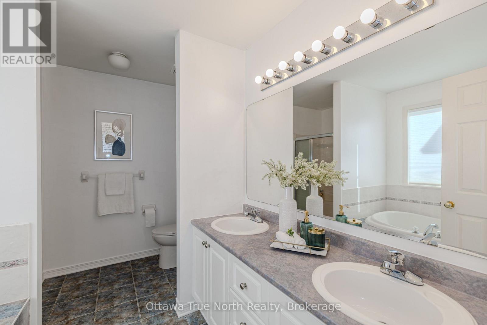 43 EVANSHEN CRESCENT - 26