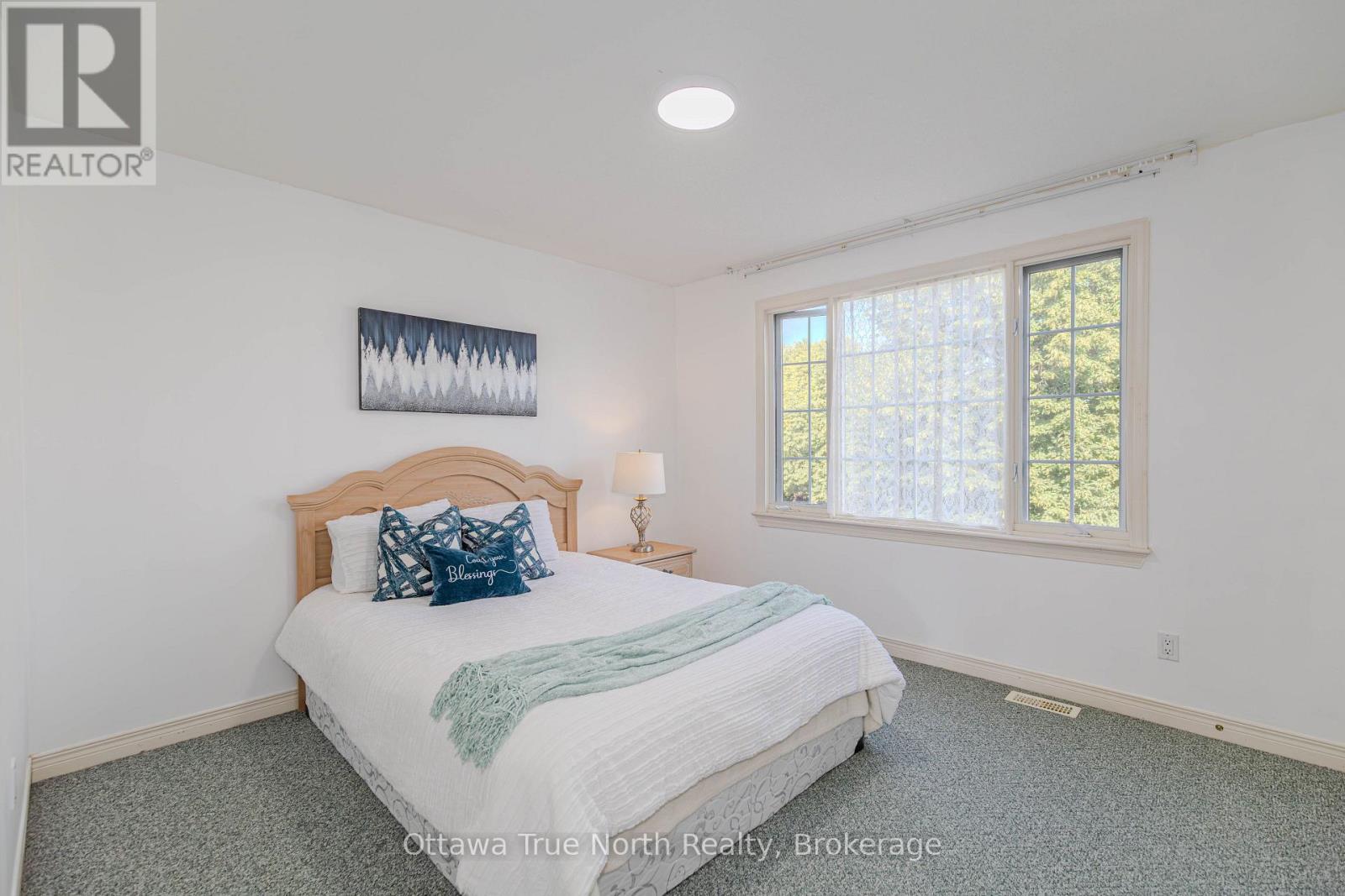 43 EVANSHEN CRESCENT - 30