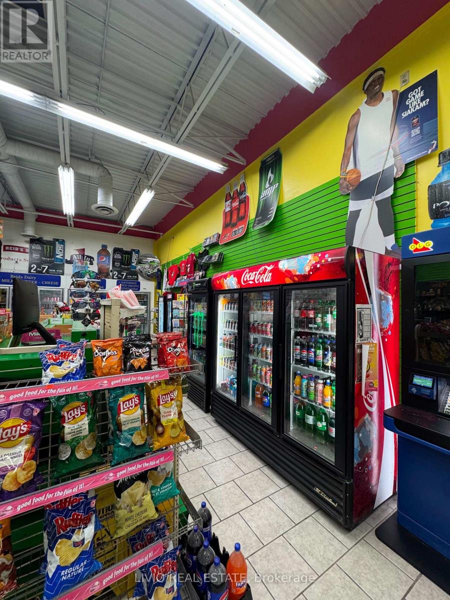 #10 361 King Avenue East, Clarington (Newcastle), Ontario, L1B1H4, Clarington (Newcastle), Ontario — photo 3 of 5
