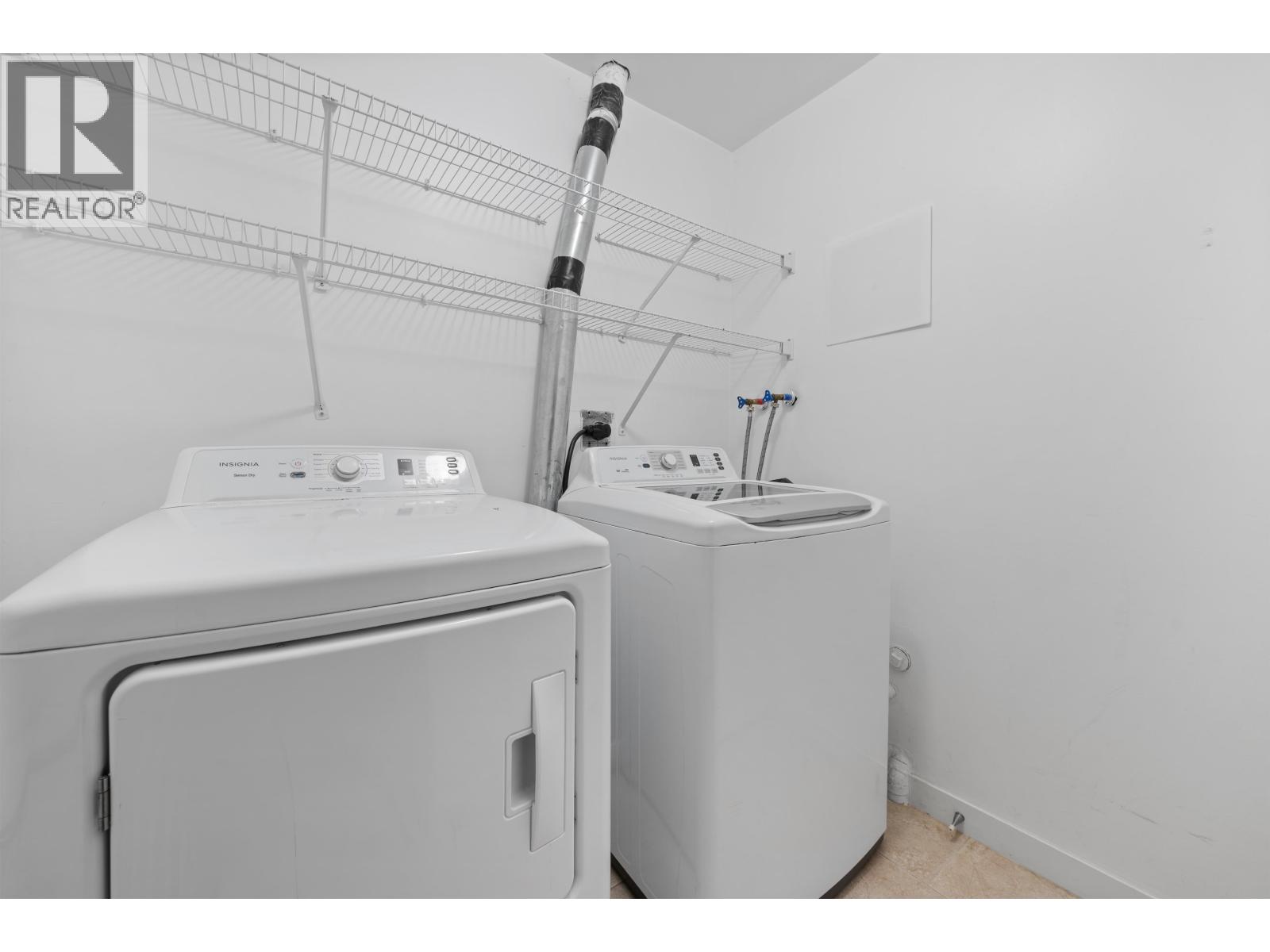 3 1355 W 4TH AVENUE, Vancouver
