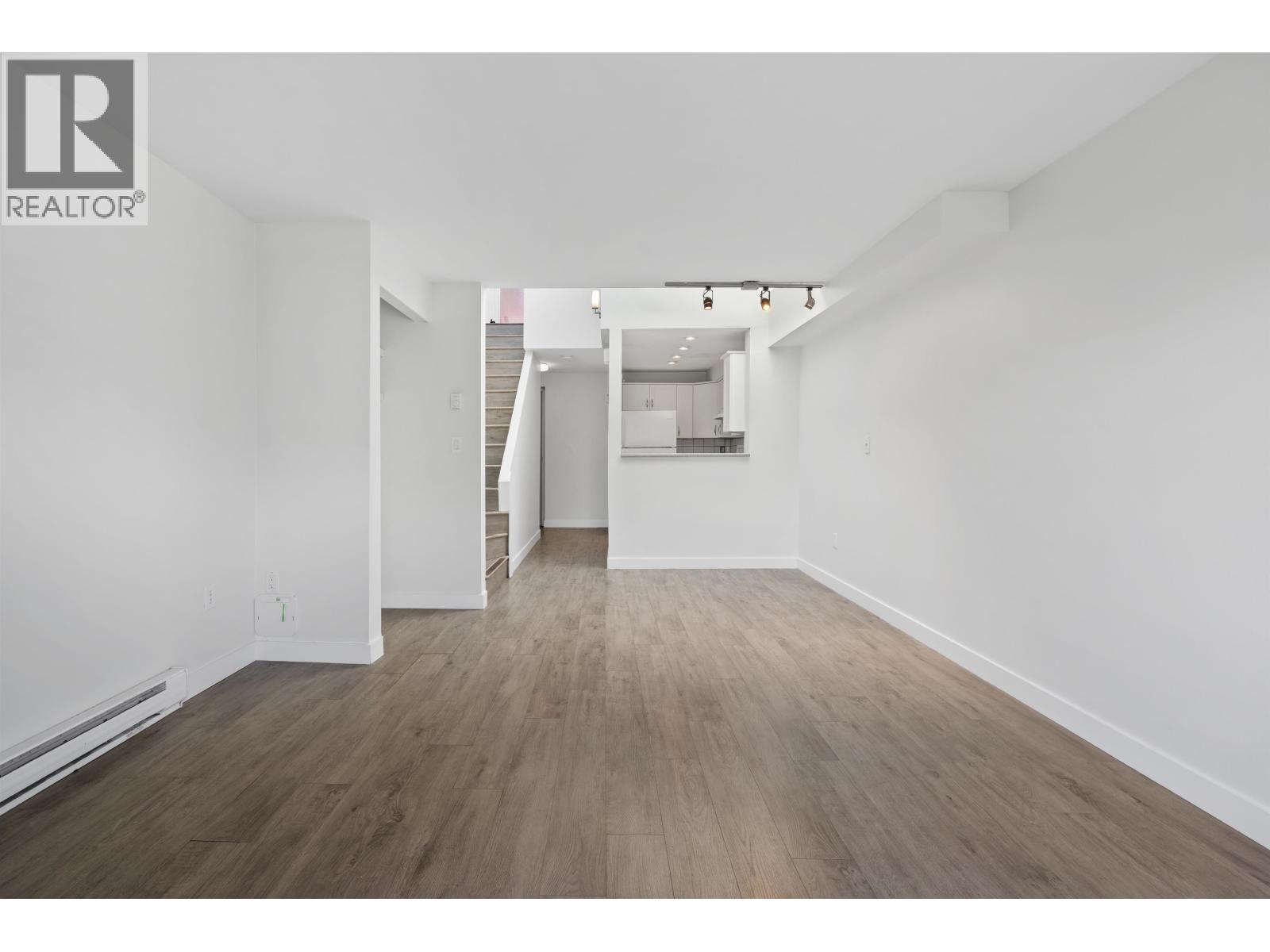 3 1355 W 4TH AVENUE, Vancouver