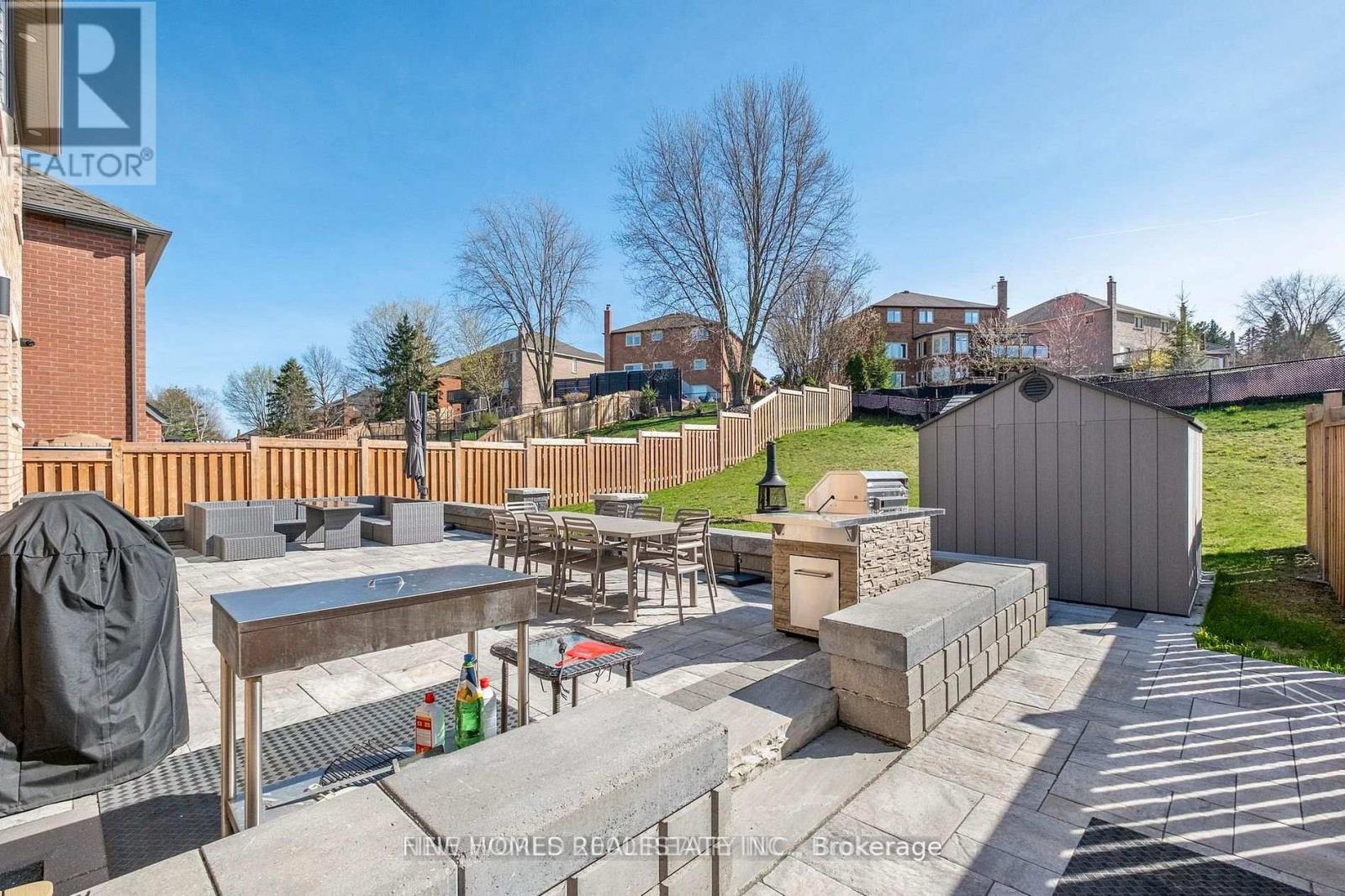 147 BETHPAGE CRESCENT - 18