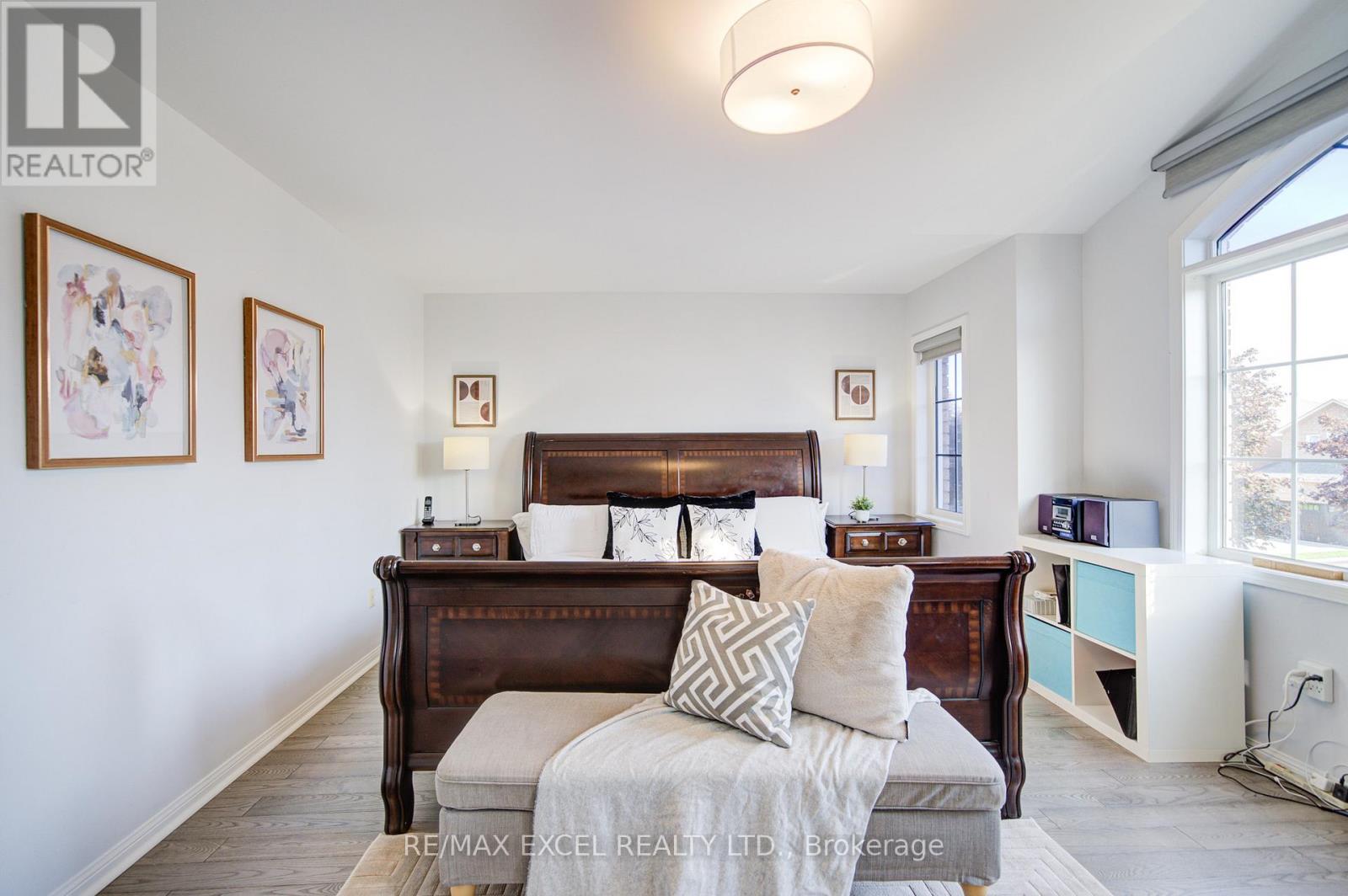 6 SAPPHIRE DRIVE - 26