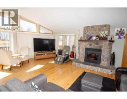 Foyer - 225004 222 Twp Rd, Rural Wheatland County, AB T0J1N0 Photo 7