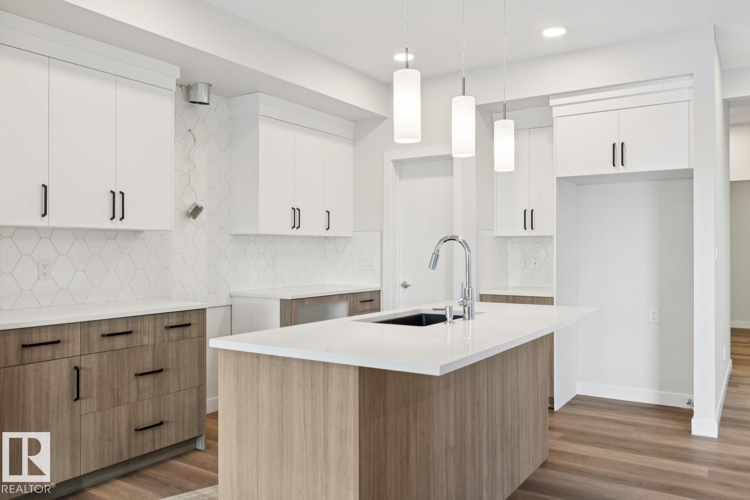 690 Bank DR - 11