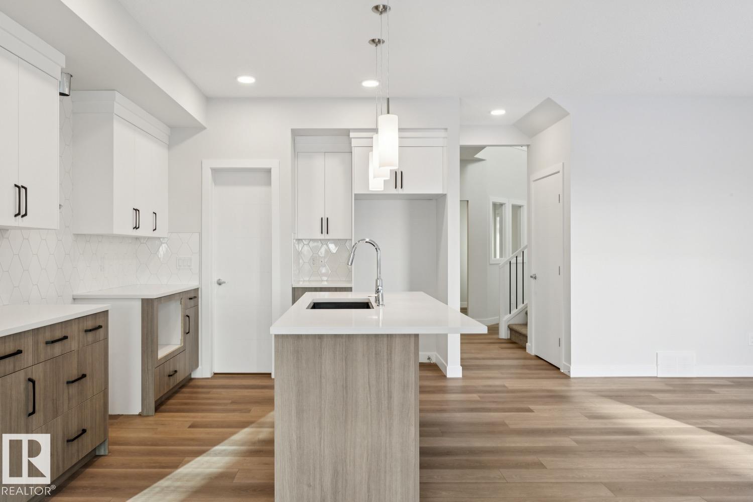 690 Bank DR - Image 12