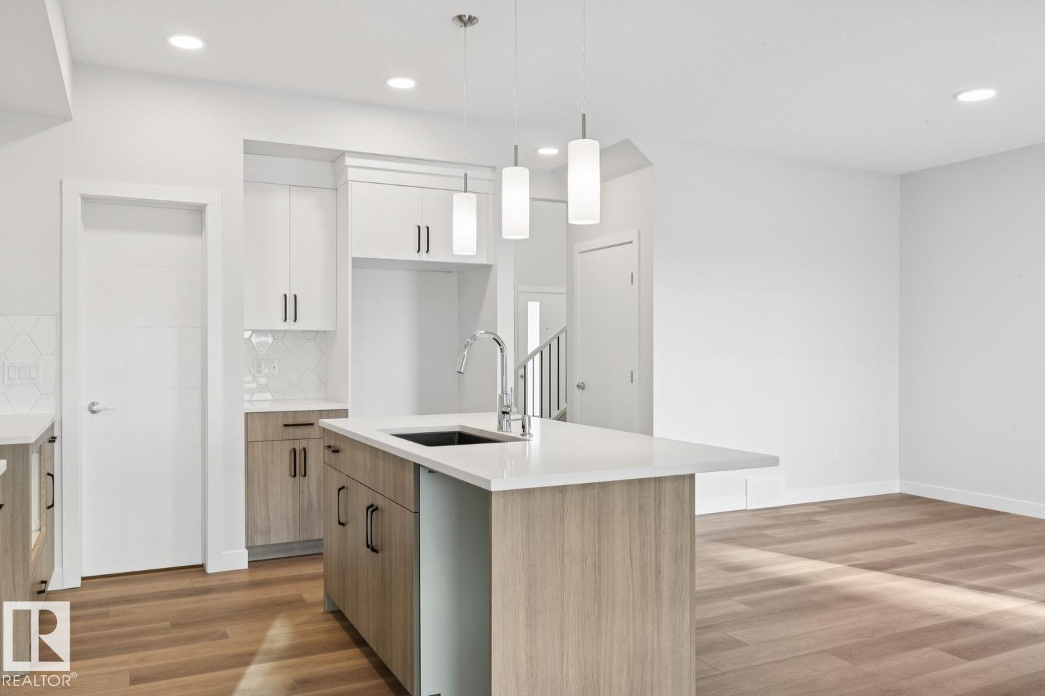 690 Bank DR - 13