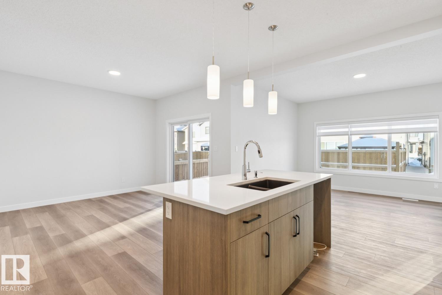 690 Bank DR - Image 14