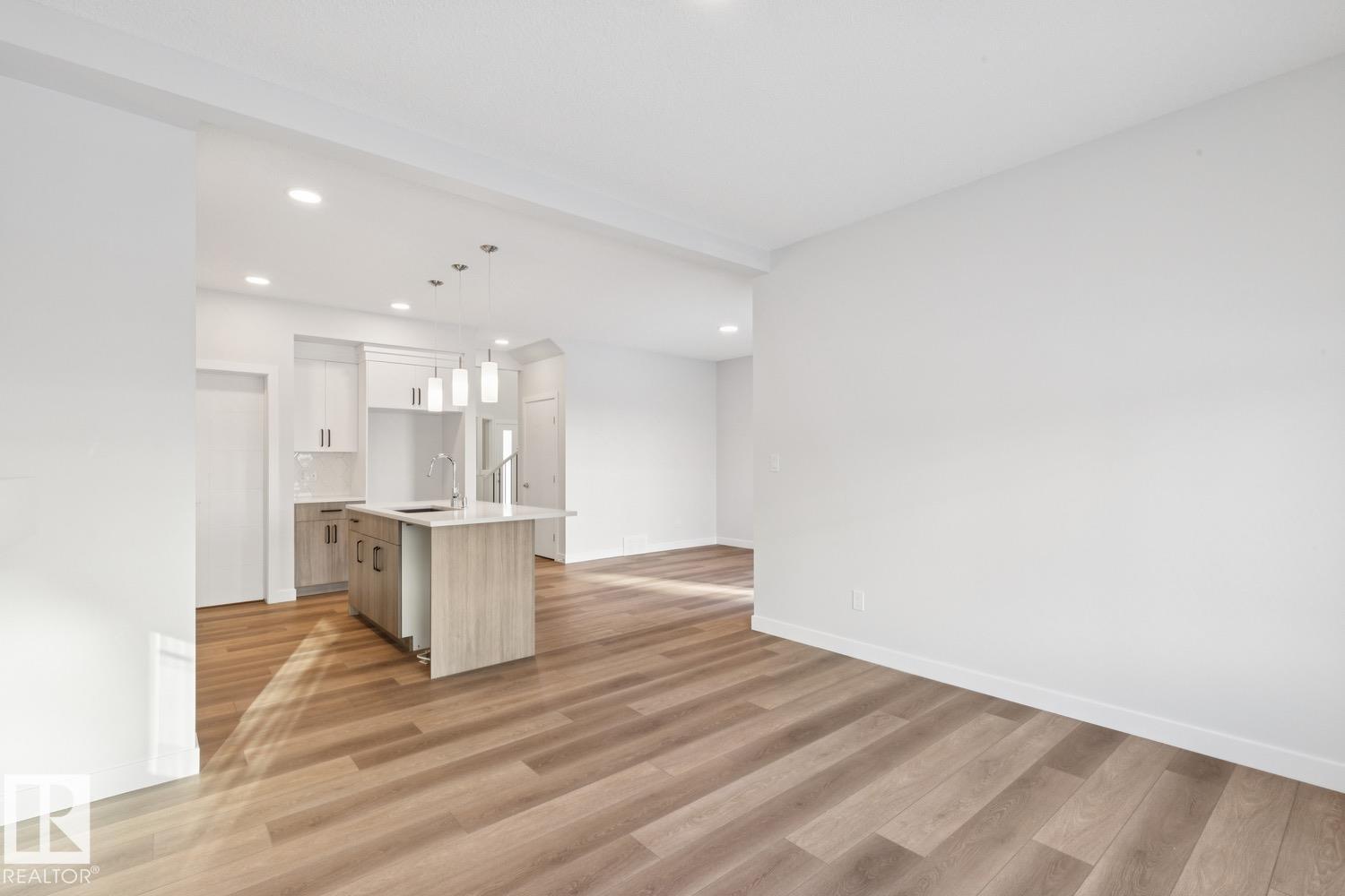 690 Bank DR - 16