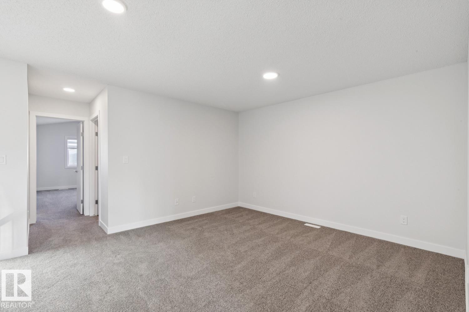 690 Bank DR - Image 23