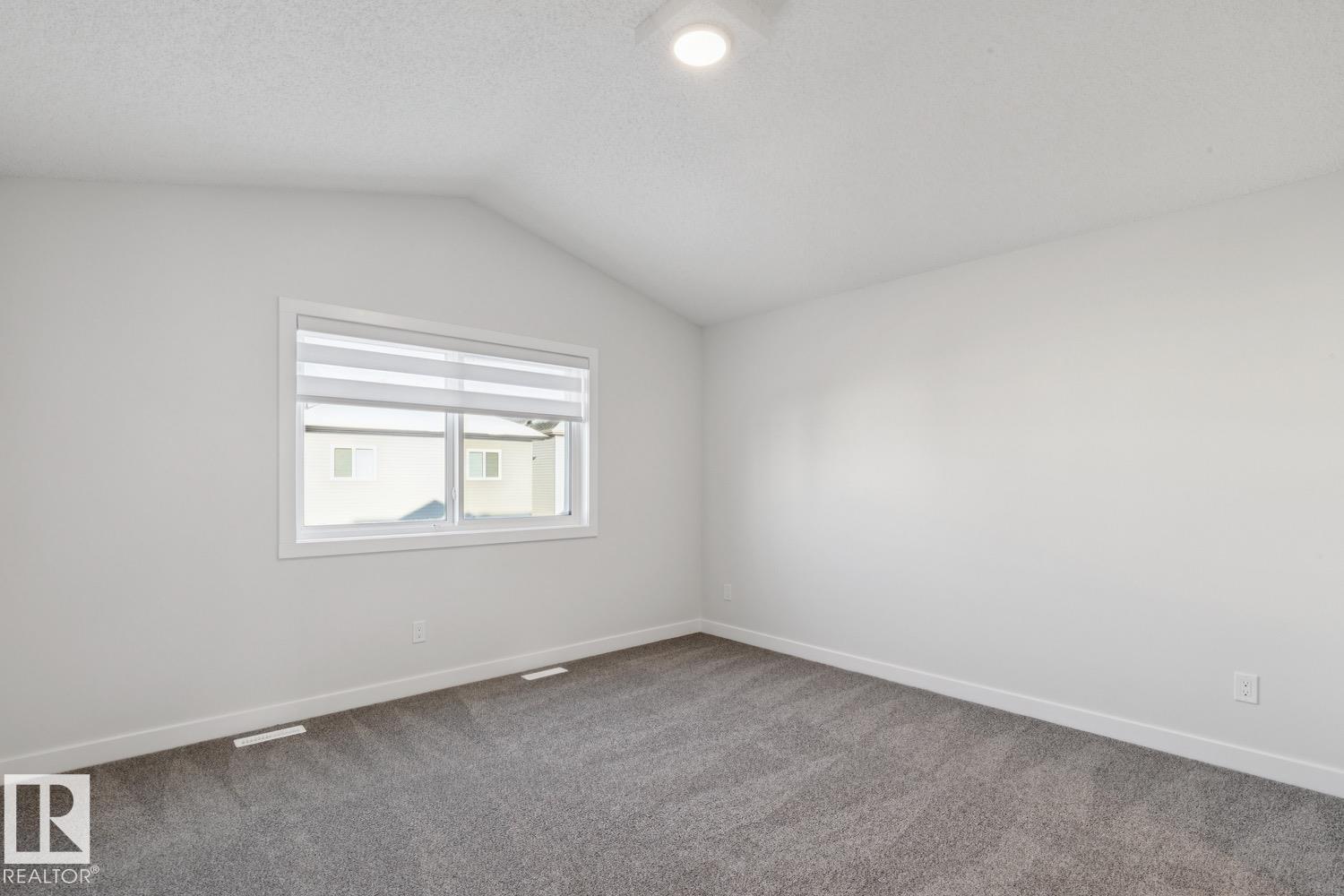 690 Bank DR - Image 29
