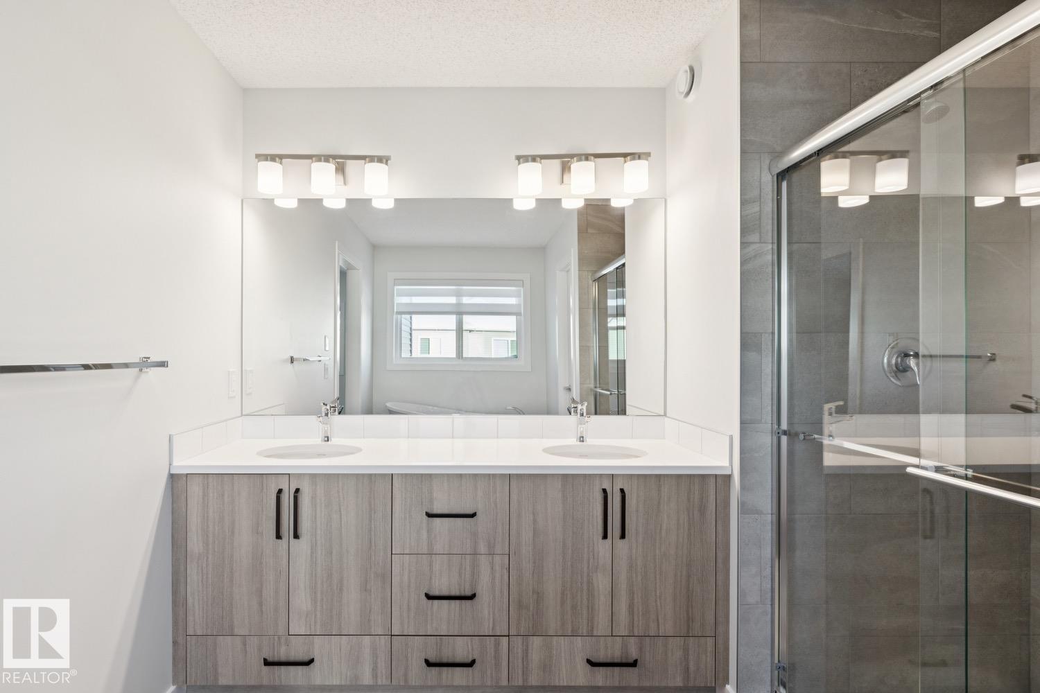 690 Bank DR - Image 32